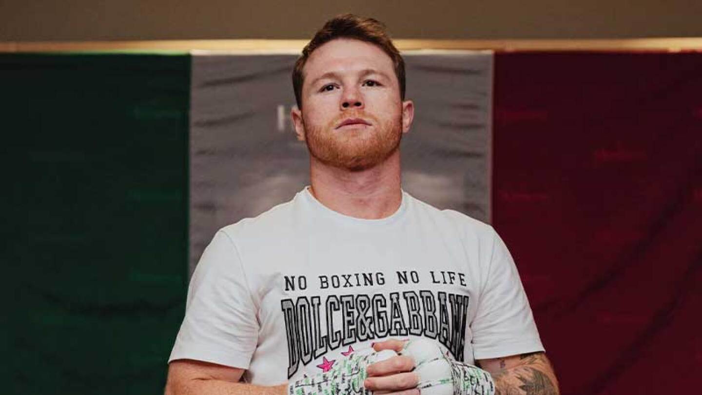 El Canelo Álvarez va a la graduación de su hija