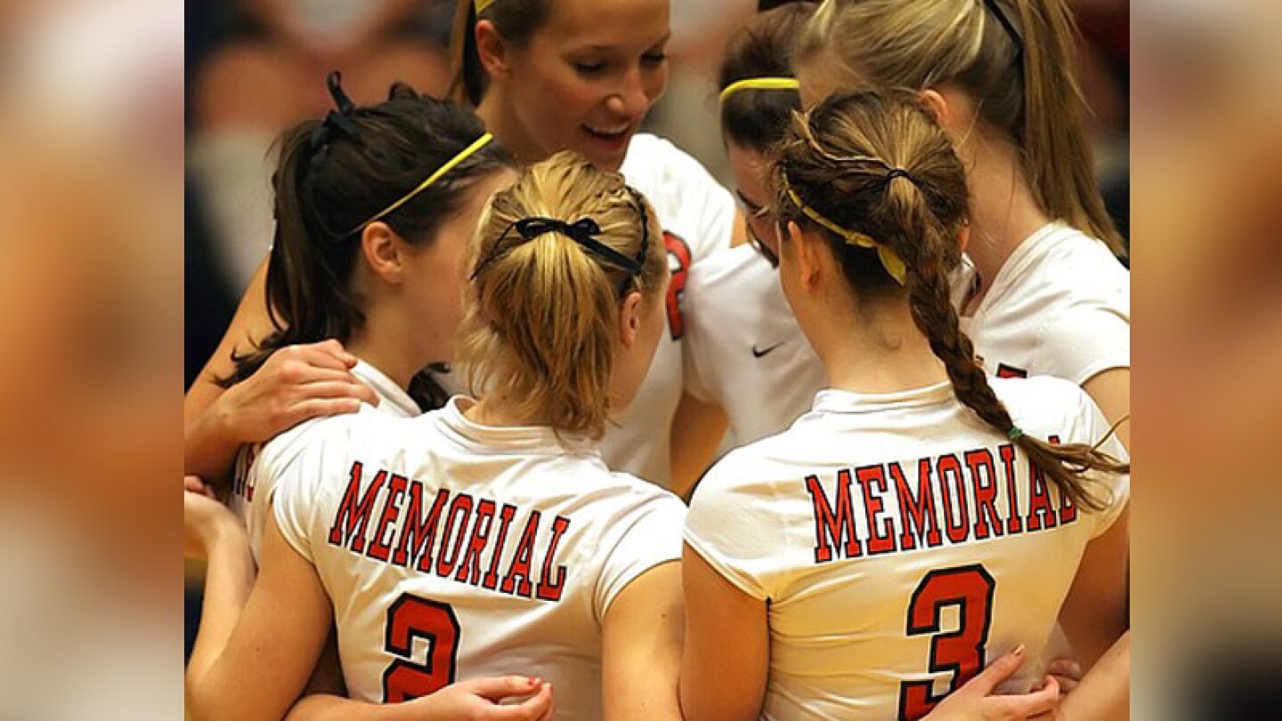 Selección femenil de voleibol de Serbia es tachada de racista