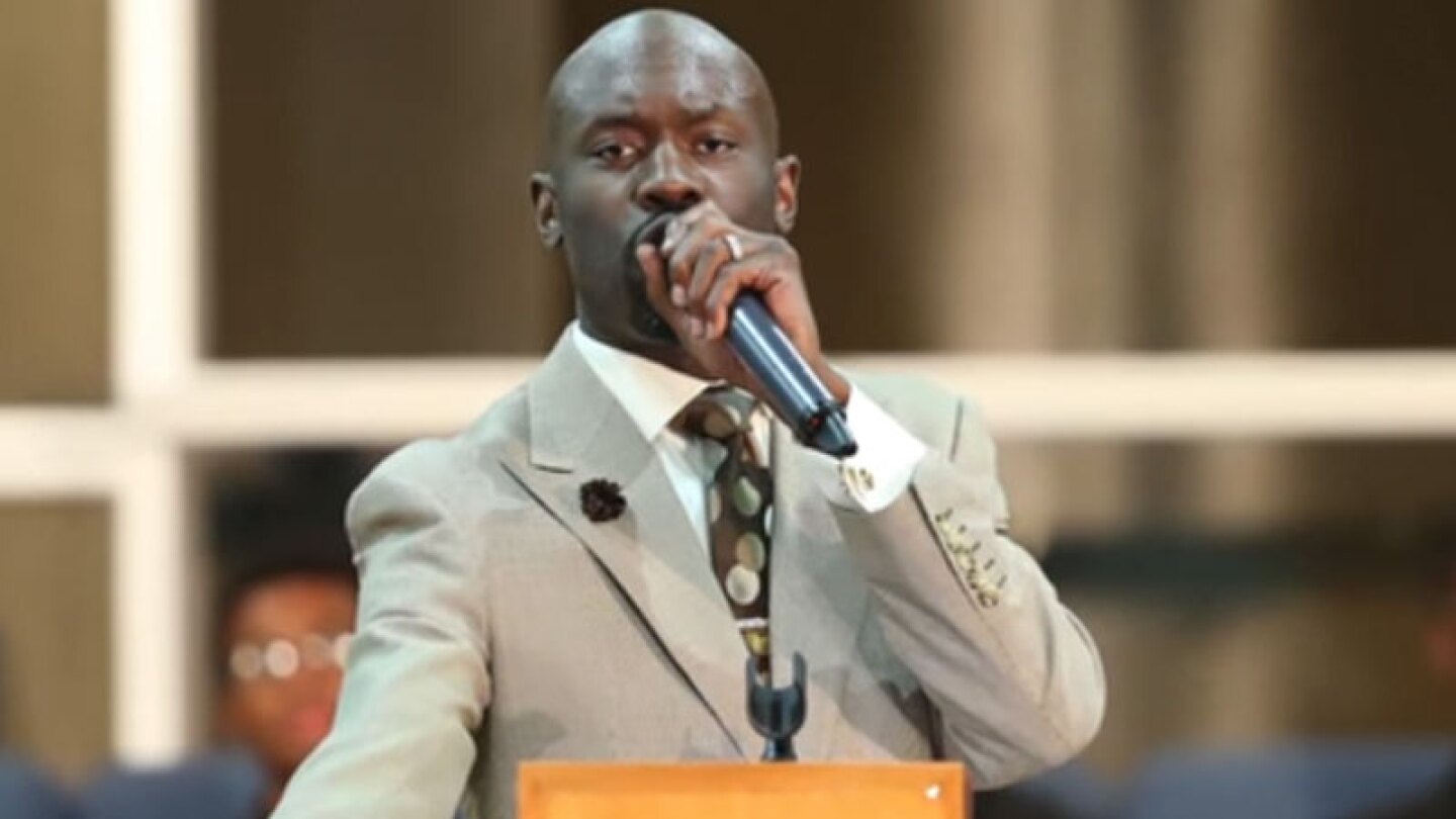 Pastor O. Jermaine Simmons n.