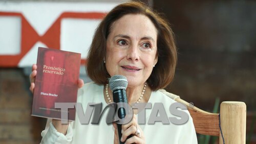 Diana Bracho lanza su libro de poemas