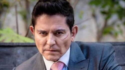 Ernesto Laguardia confesó que llegó a salir con 3 personas en un mismo día