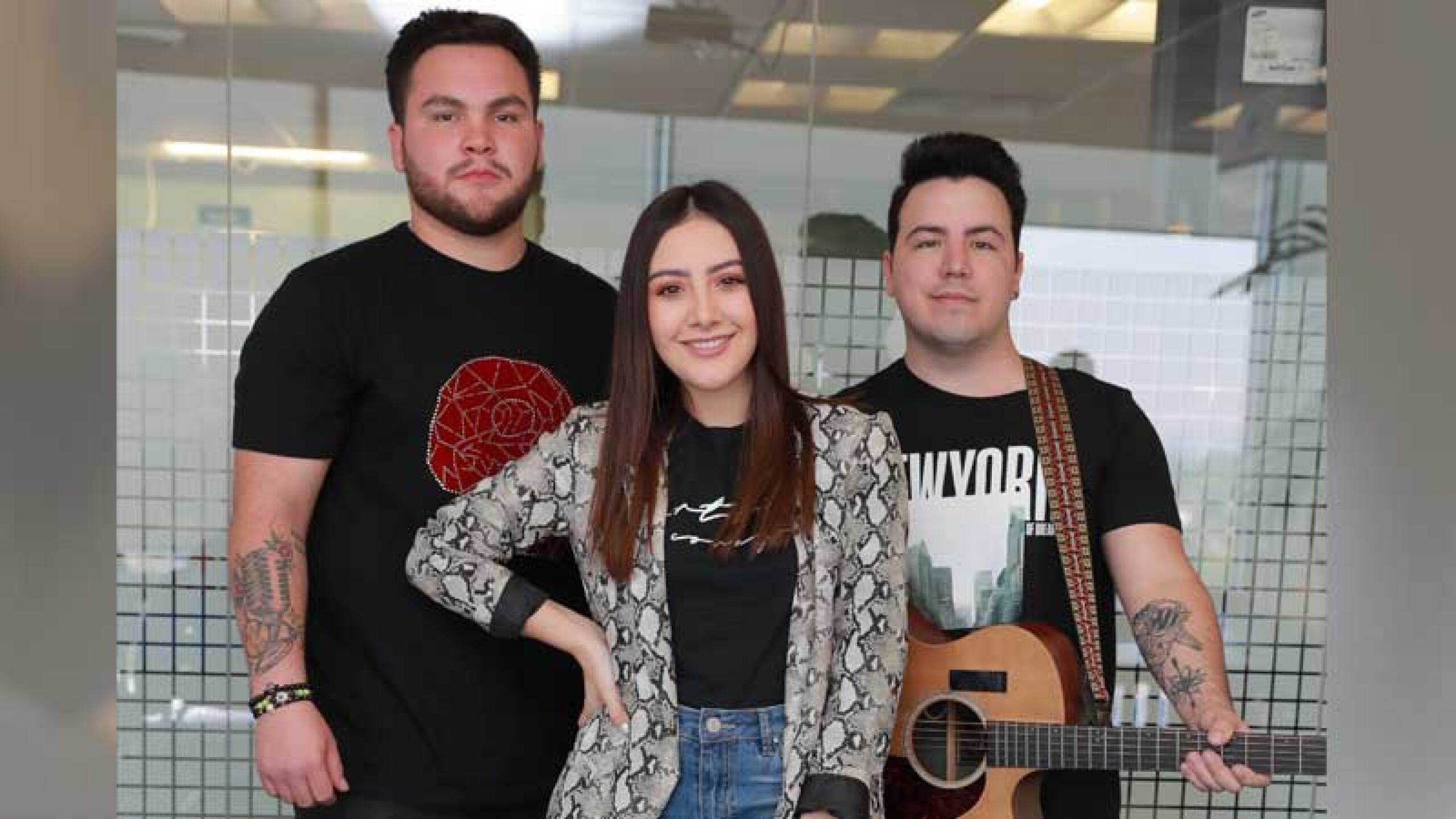 'Somos 3' presenta su más reciente sencillo 'Soñé' a dueto con Julión.