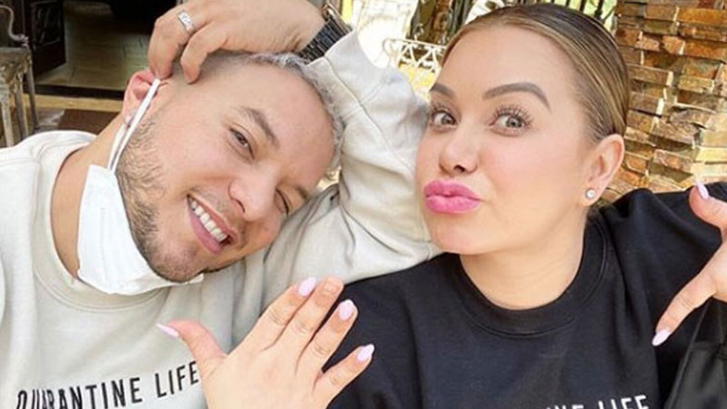 Lorenzo Méndez borra todo rastro de Chiquis Rivera en Instagram