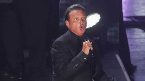 Luis Miguel viajó solo por un día.