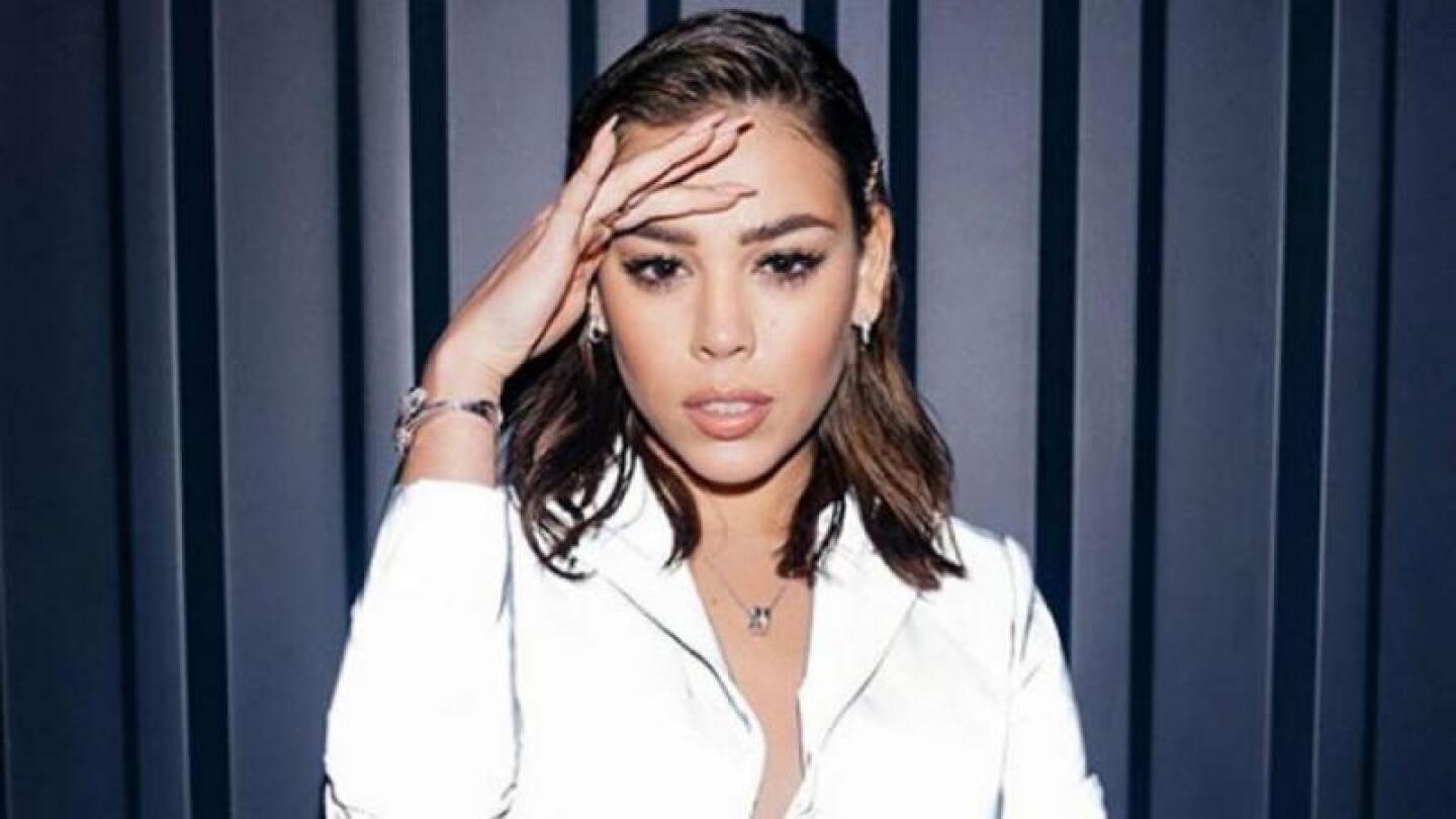 Danna Paola aprende a poner uñas postizas en la cuarentena