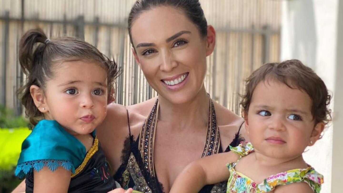 Jacky Bracamontes celebra el cumpleaños de sus mellizas