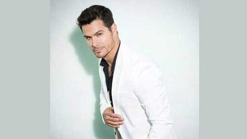 Brandon Peniche quedó prendido de los ojos de su hija.