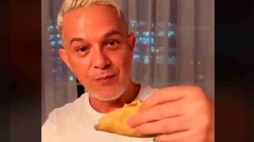 Alejandro Sanz antoja con unos tacos al pastor y chapulines