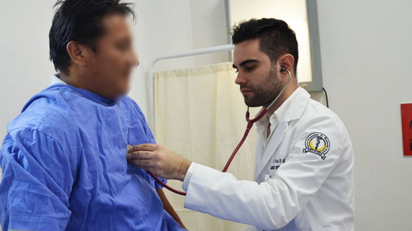 Víctor Gallegos, el doctor más guapo de México.