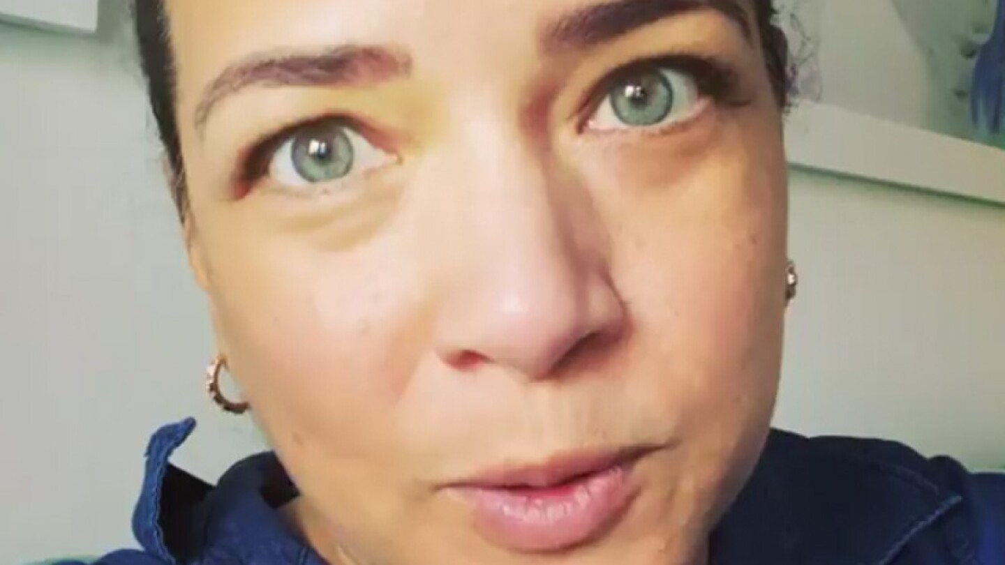 Adamari López reaparece en video, aún espera por resultado de Covid-19