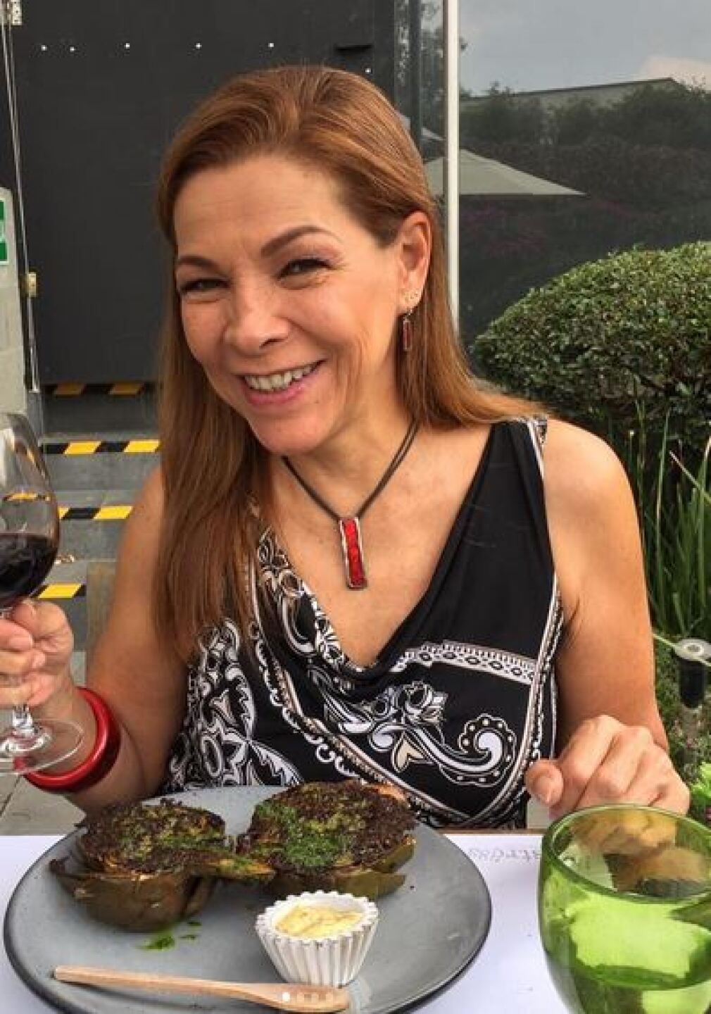 Mary Paz Banquells exige disculpas al productor Iván Cochegrus