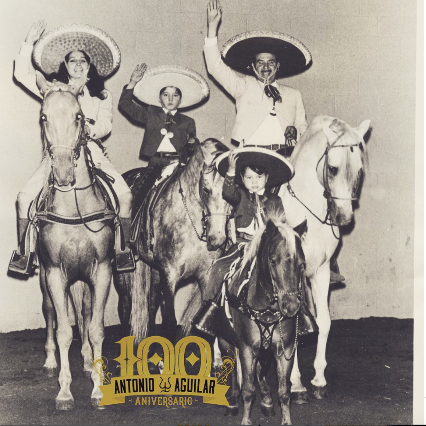 Pepe Aguilar revela que hubo tiempo que se alejó de su padres