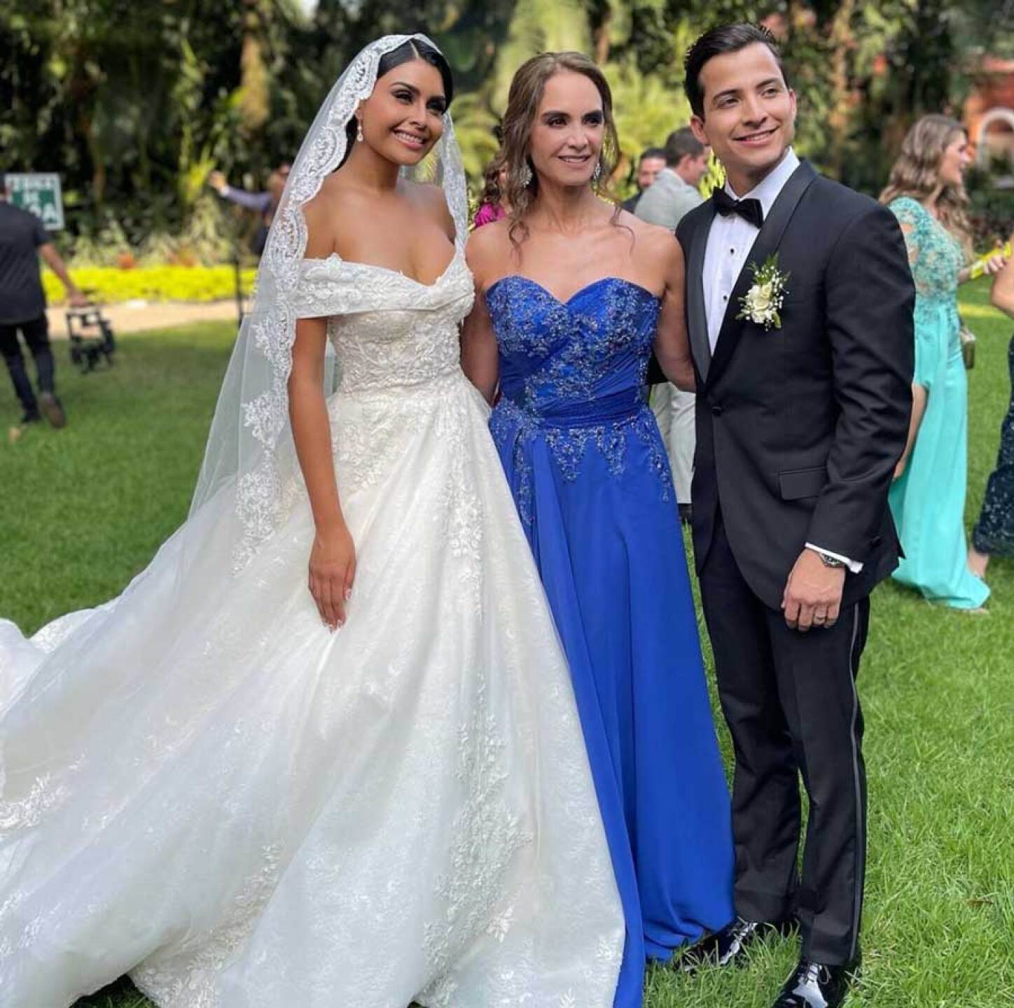 ¿Qué se dijeron? Lupita Jones y Sofía Aragón en la boda de Kristal