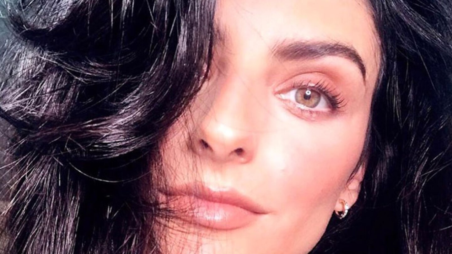 Aislinn Derbez estrena podcast y cuenta detalles de su vida amorosa