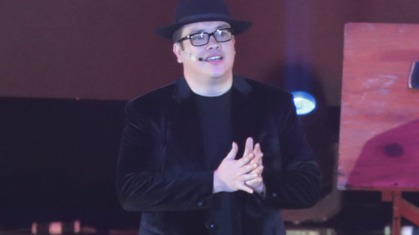 10 mil personas lo ovacionaron anoche en el Auditorio Nacional.
