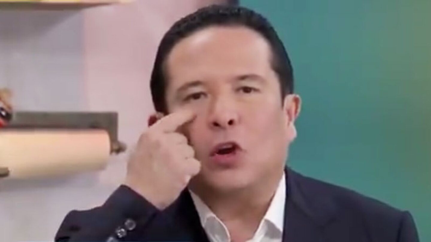 El periodista, confirmó que existen fotografías de la boda entre Yolanda Andrade y Verónica Castro.