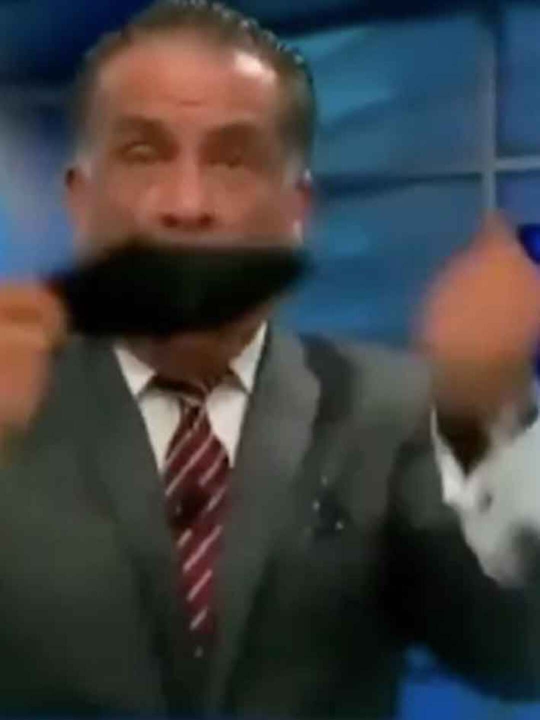 TW I Leonardo Schwebel dijo a los antivacunas que por lo menos usen el cubrebocas.