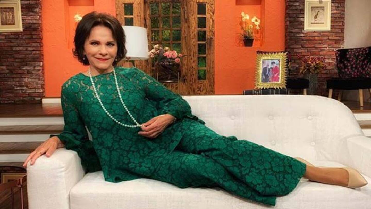 Pati Chapoy Conductora Estelar Ventaneando Cumpleaños pre fiesta Festejo Foro Compañeros Equipo de trabajo