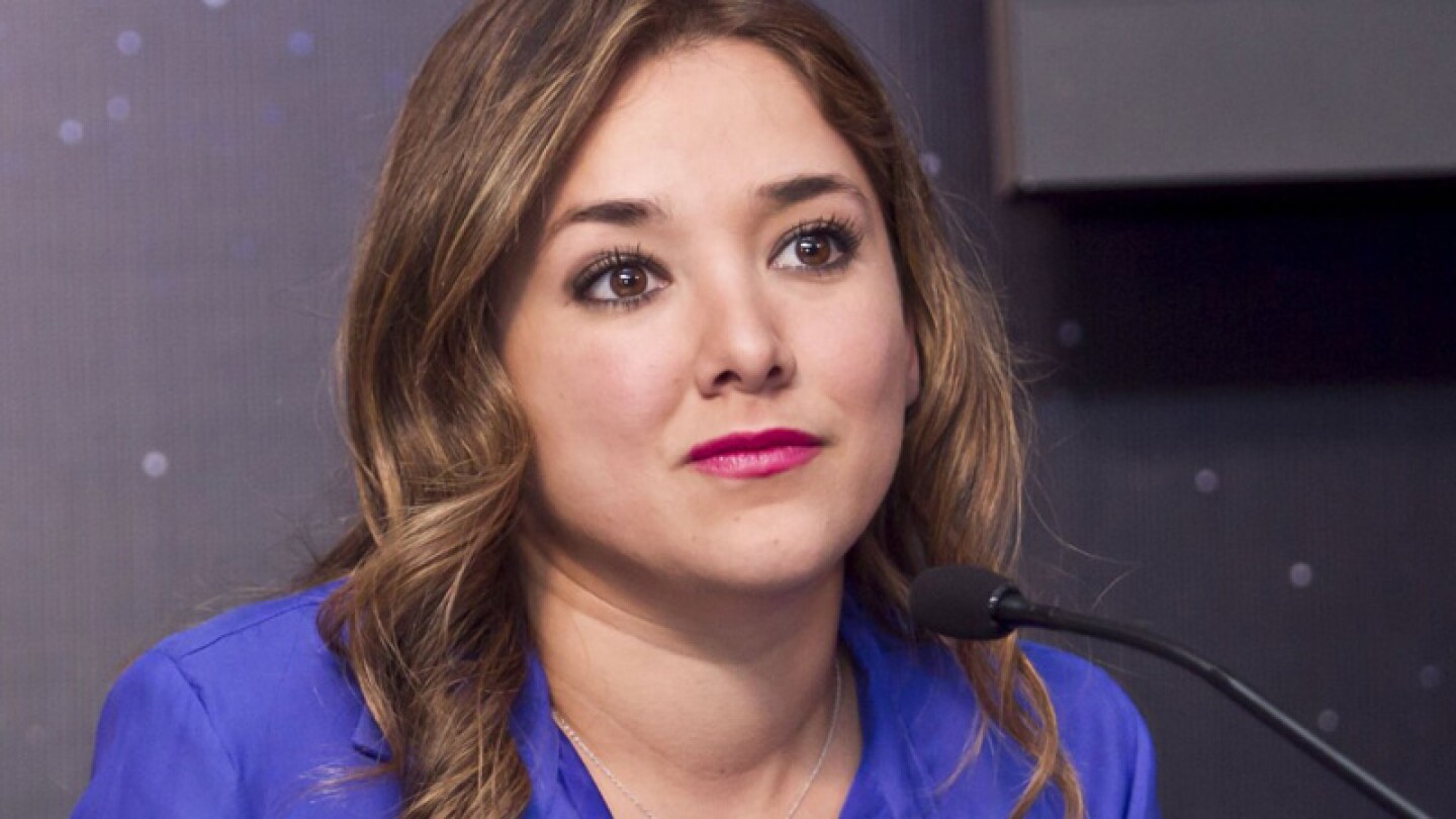 Sin pelos en la lengua, Sherlyn agarró parejo.