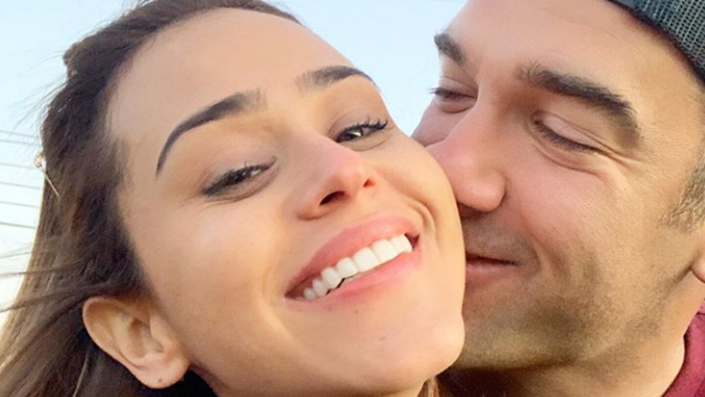 Le leen las pompas a Yanet García y le aseguran que su noviazgo está en riesgo