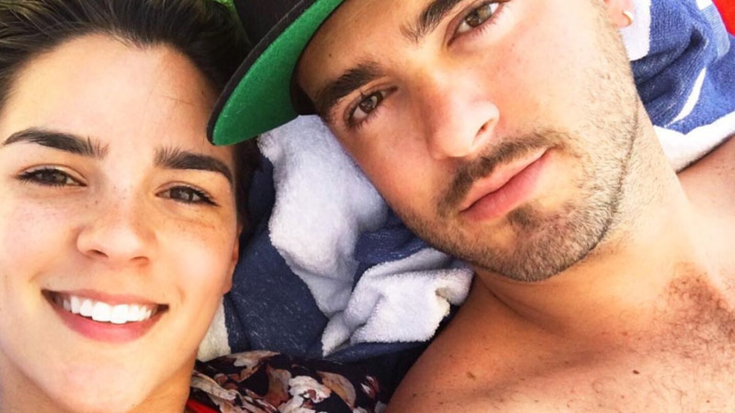 Esposa de Pablo Lyle roba miradas con pronunciado escote