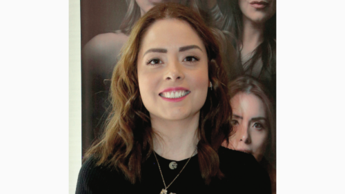 La grafóloga MaryFer Centeno debutará como standupera.png