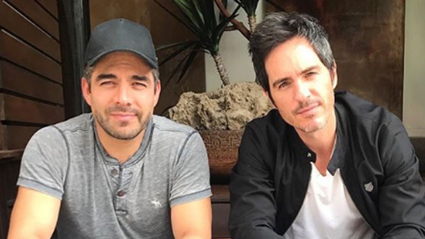 Omar Chaparro se burla de Mauricio Ochmann por la manera en la que le habla a su hija.