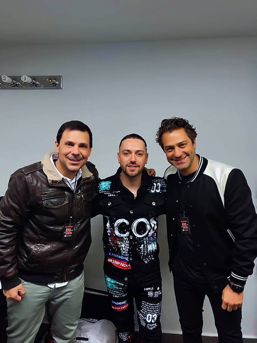 Sale a la luz que Pee Wee lleva tres años de casado ¡con su mánager!