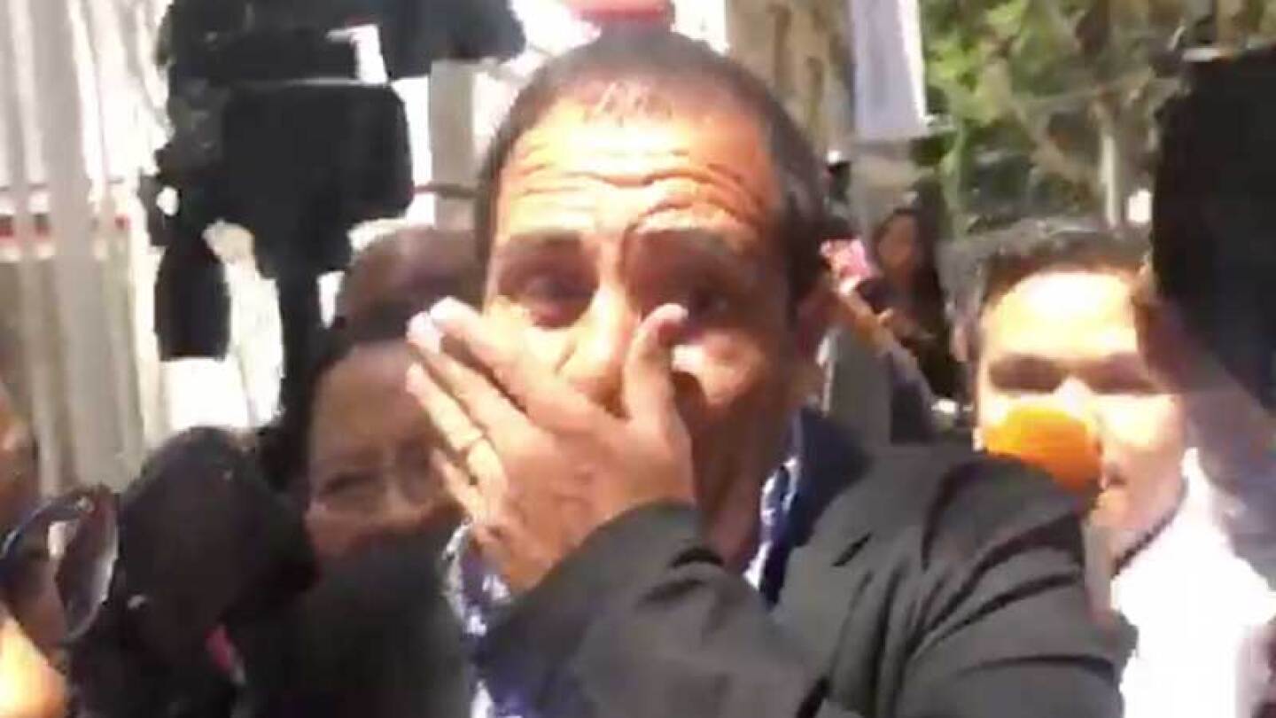 Al final, el gobernador no le quedó de otra que sobarse.