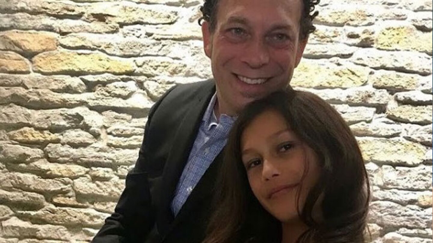 papa hija trans traje baño