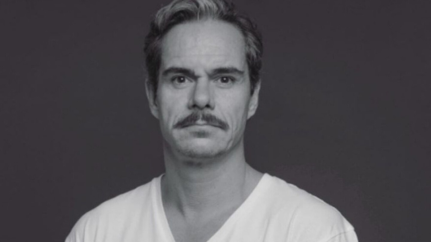 Tony Dalton es alabado por su actuación en Better Call Saul