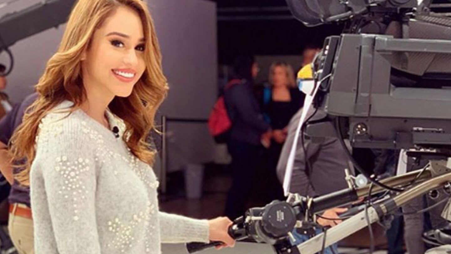 Yanet García le rinde homenaje a Chespirito de la manera más erótica posible