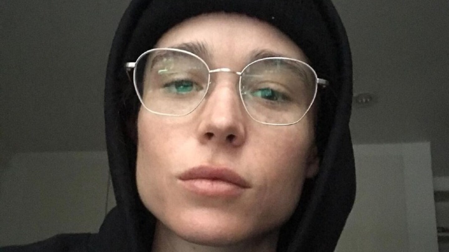 Elliot Page orgullo trans abdomen tonificado LGBTT