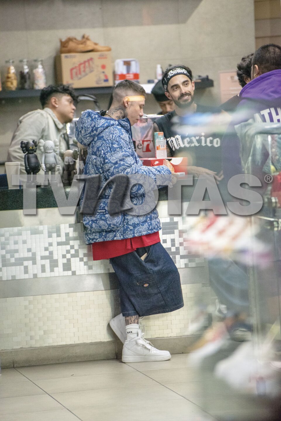 Santa Fe Klan estuvo en una costosa tienda en Polanco