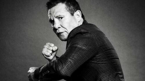 Julio César Chávez se encuera en redes sociales
