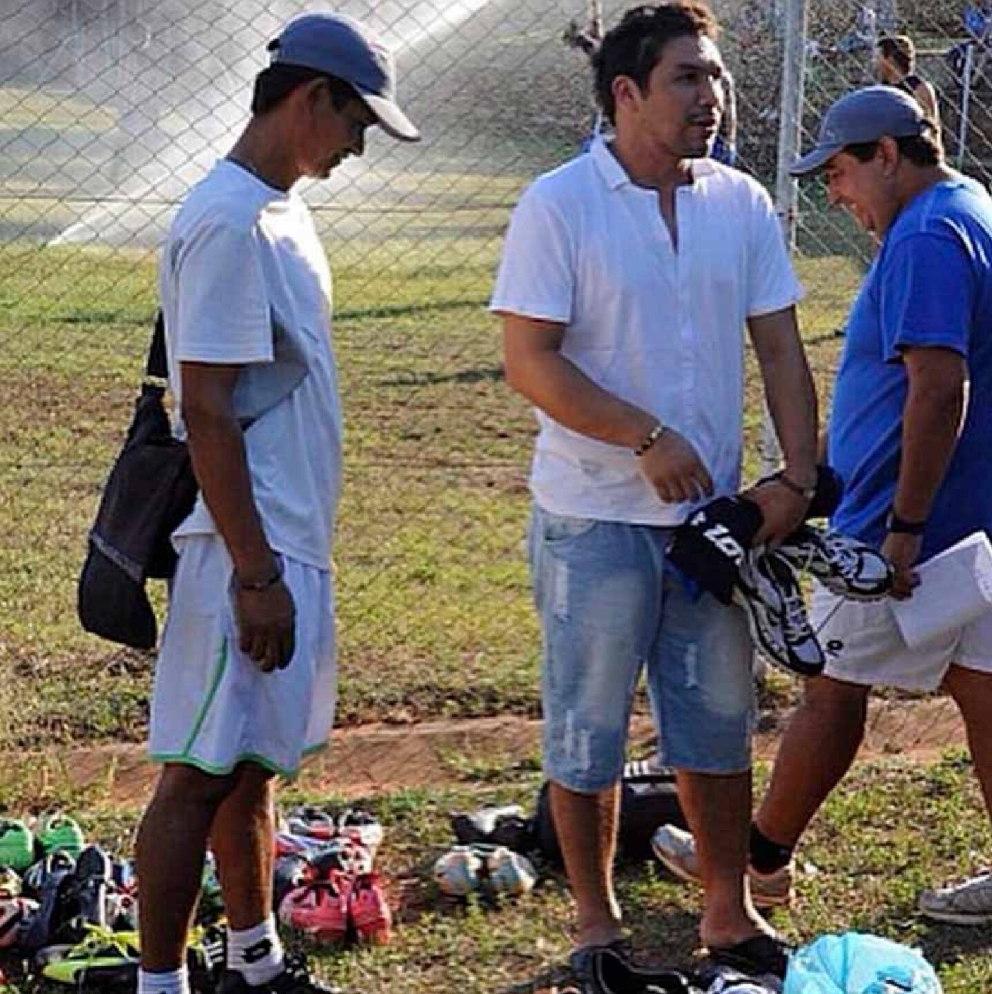 La estrella de futbol paraguaya continúa con su labor en las canchas