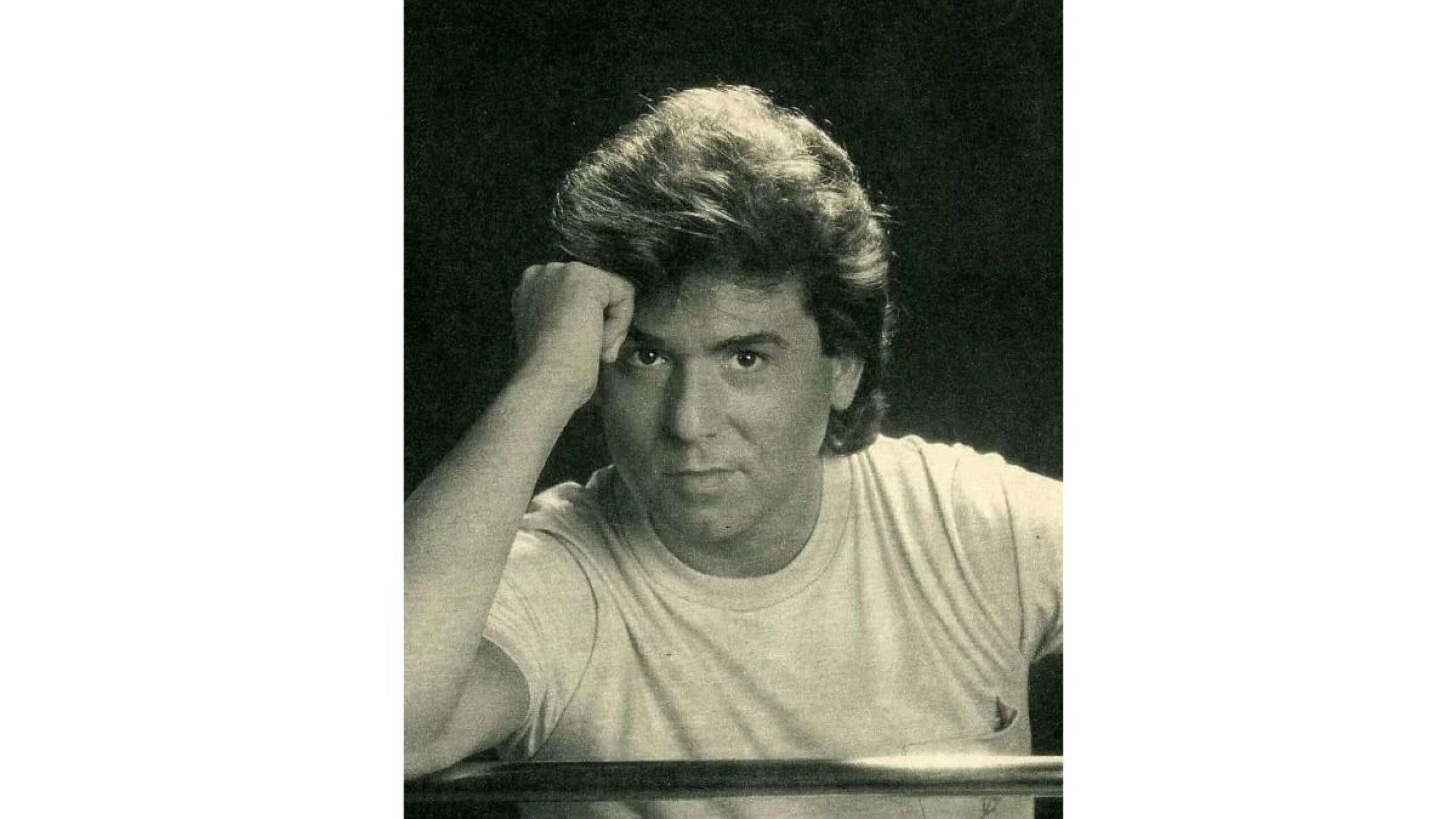 Raphael, cantante, es hospitalizado de emergencia