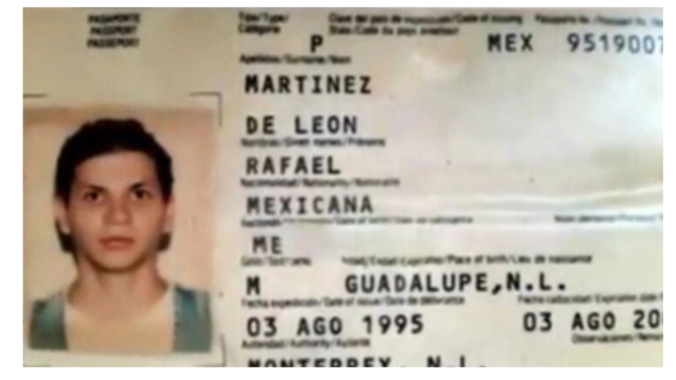 Mhoni vidente: Exponen su credencial en la que se ve su antes