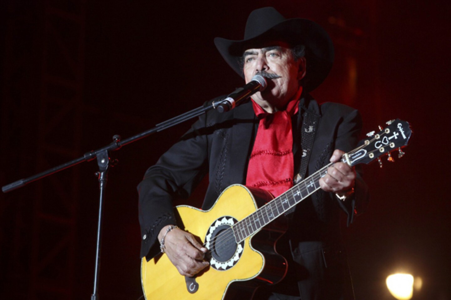 Joan Sebastian falleció a los 64 años víctima del cáncer.