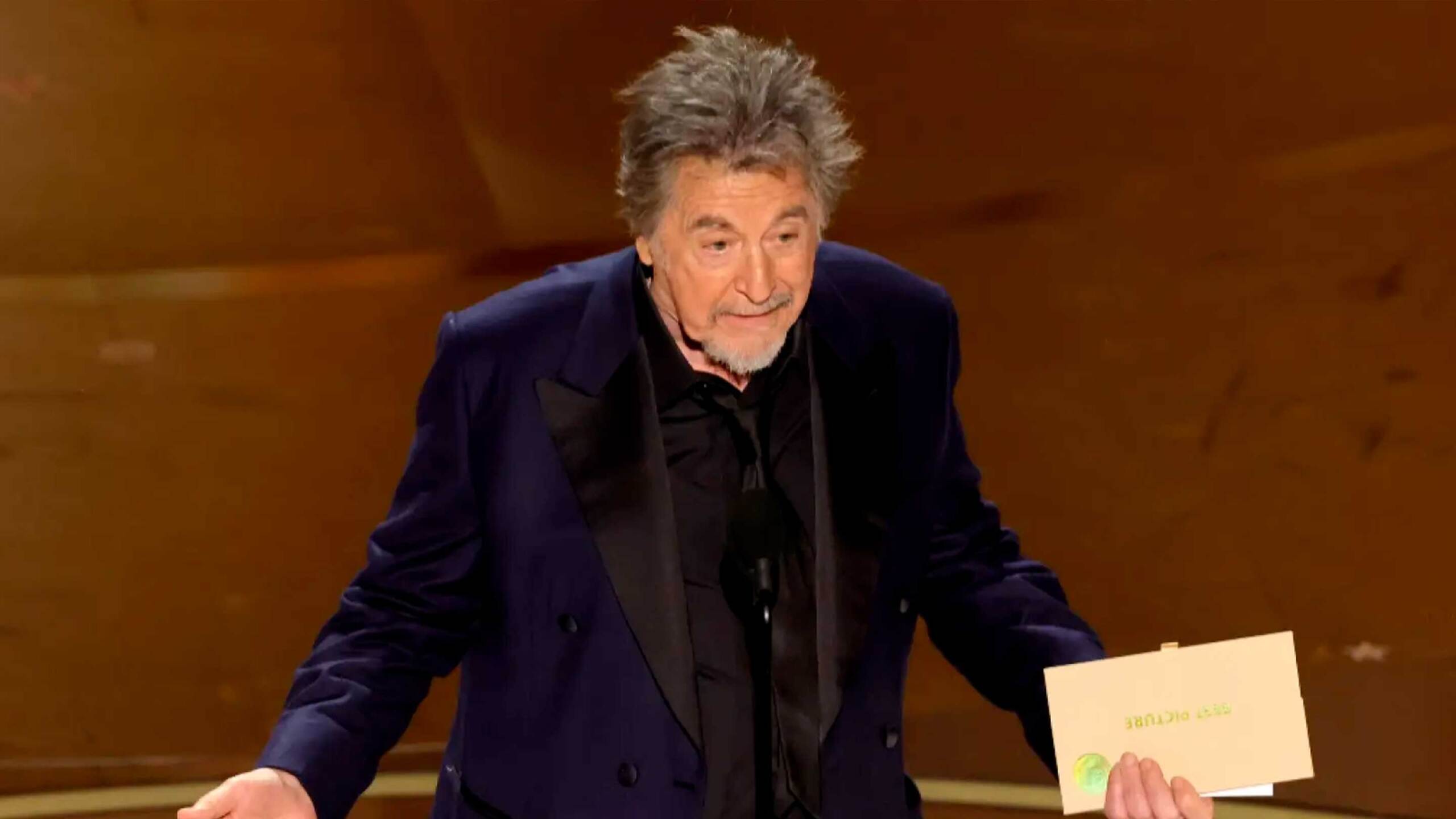Al Pacino rompe el silencio y aclara polémica la forma en que entregó el Premio Oscar ¡culpa a la producción!