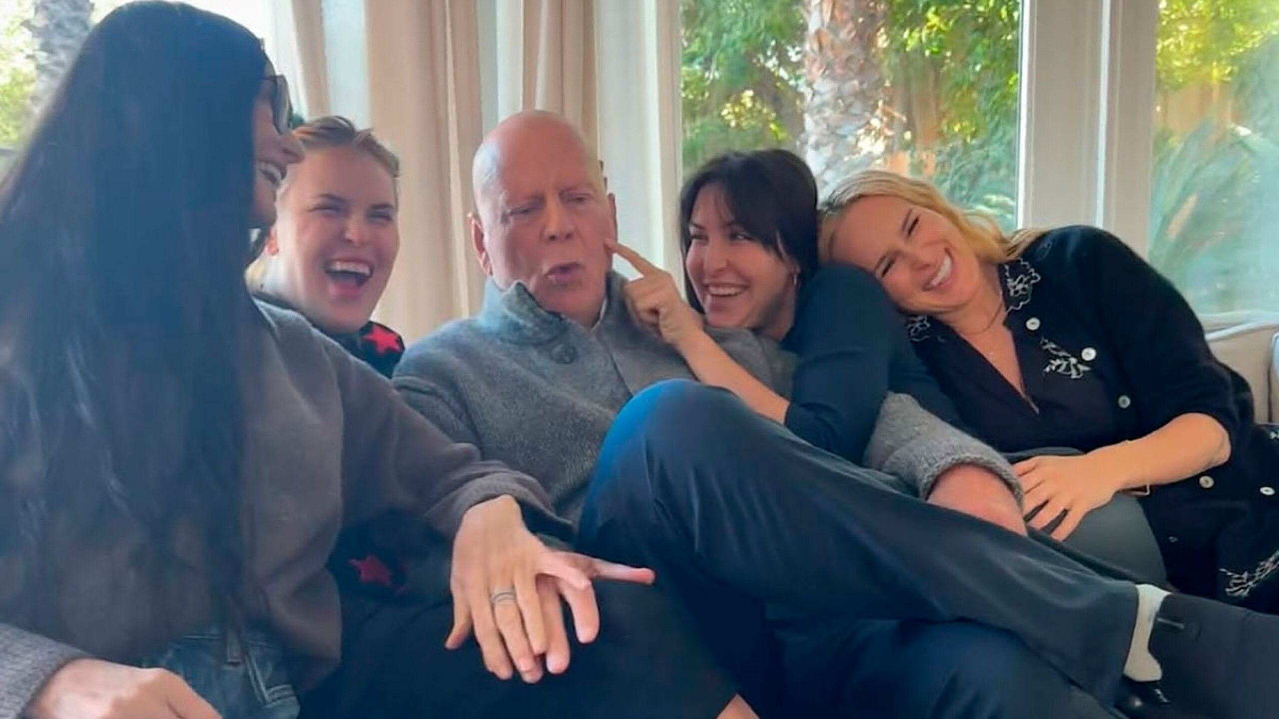 Familia de Bruce Willis fiesta cumpleaños 70