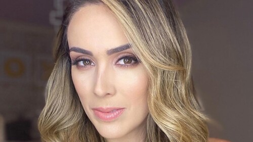 Jacky Bracamontes muestra el resultado final de la cirugía estética