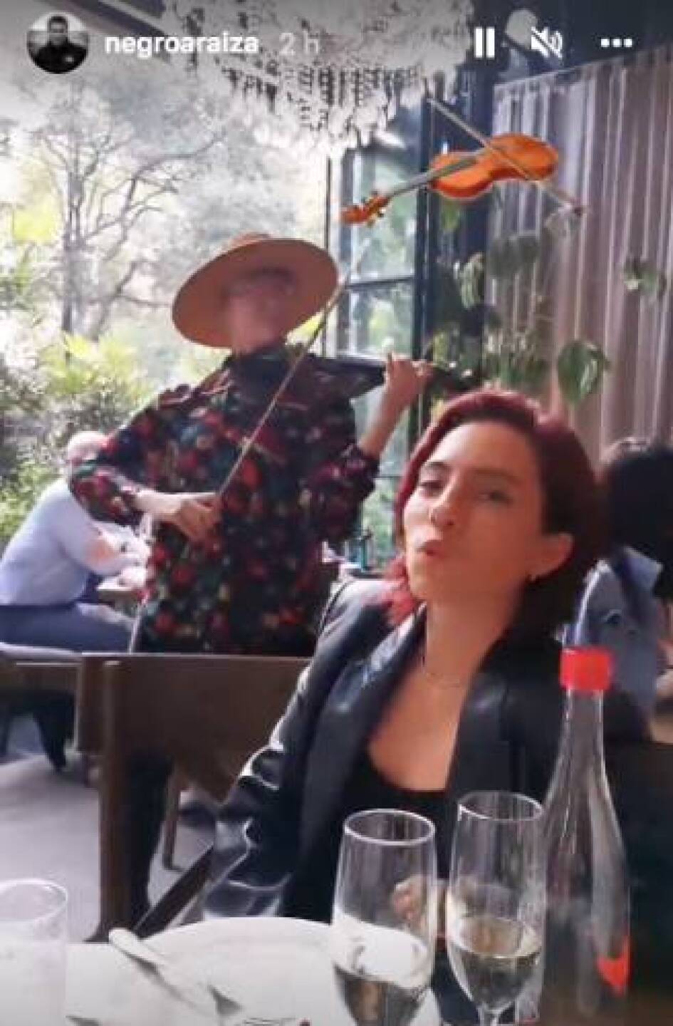 Raúl Araiza y sus hijas