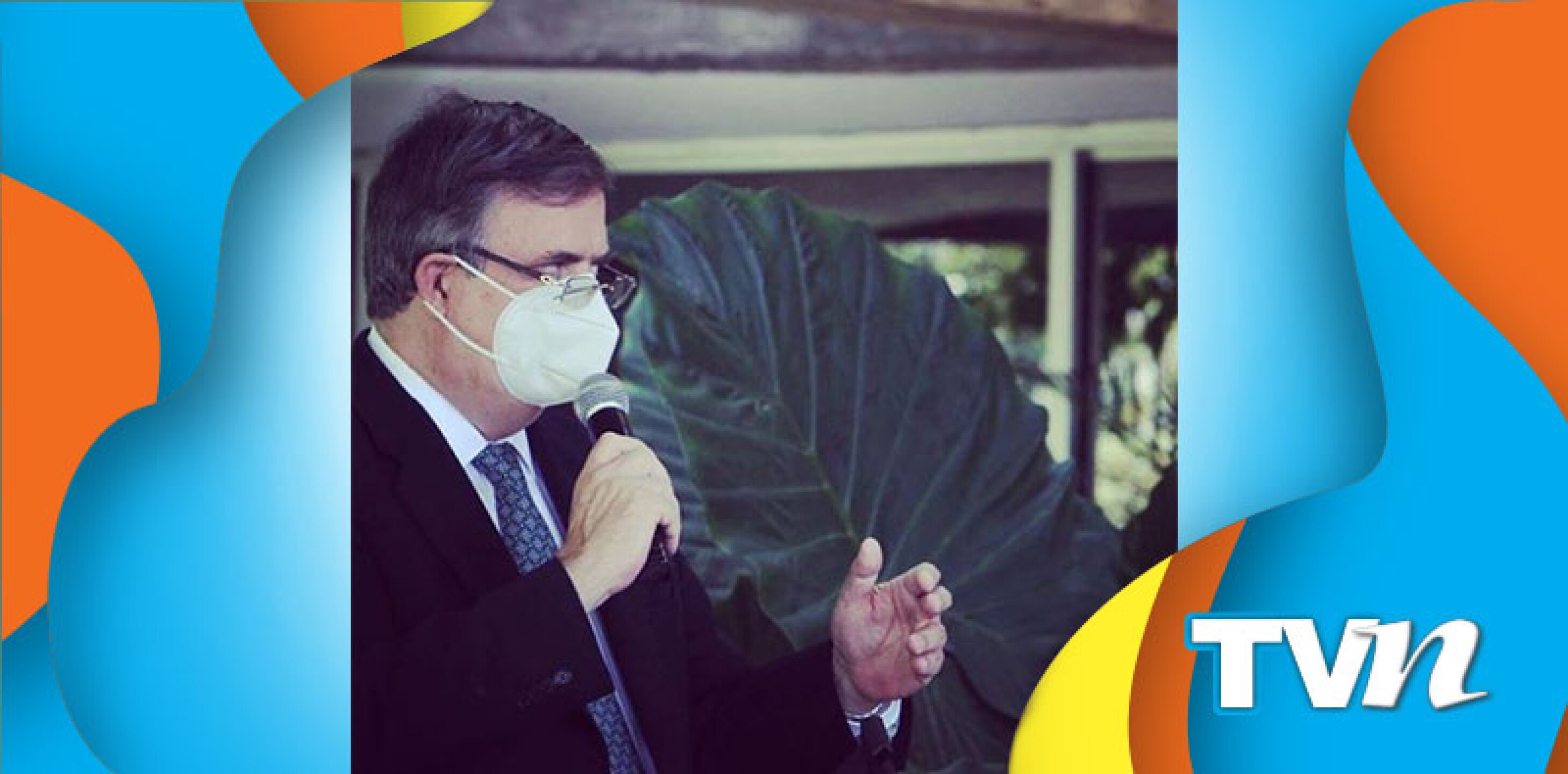 Escuchó con atención la oferta.