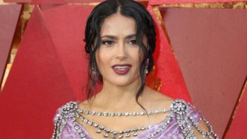 Salma Hayek aparece con aparato ortopédico y sus fans se preocupan