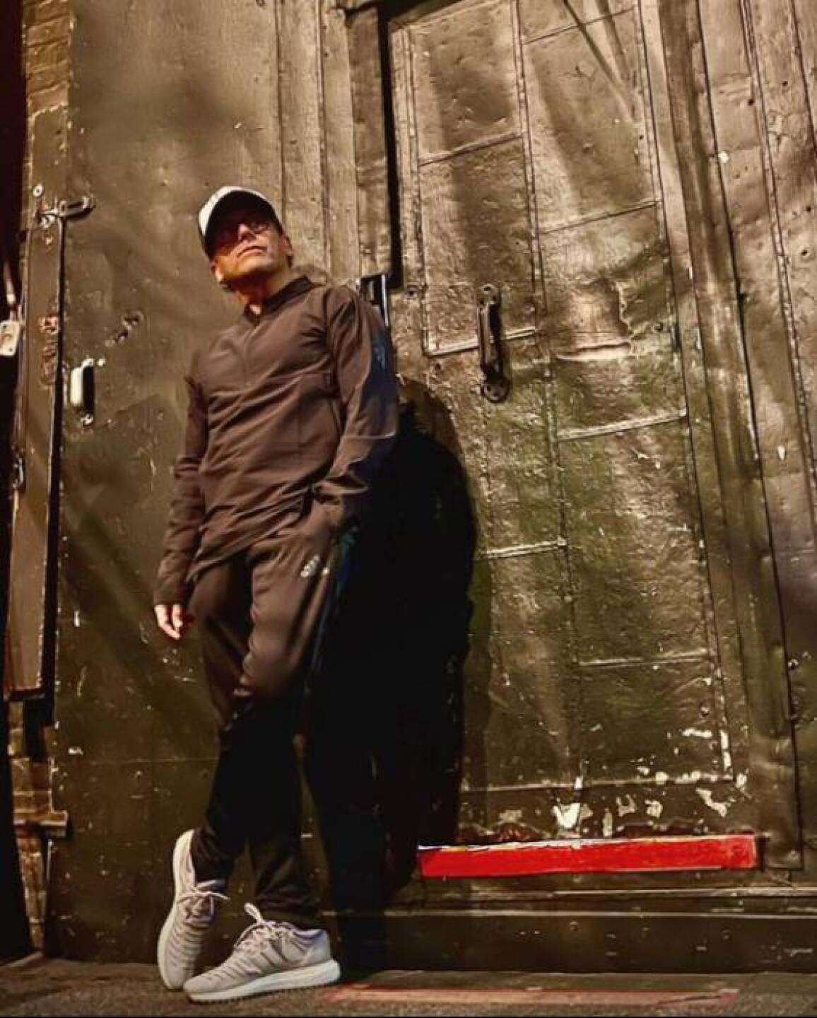 Además de su late show "Otro rollo con Adal Ramones", ha conducido: Bailando por un sueño, Cantando por un sueño, Teletón, y La Academia entre muchísimos otros.