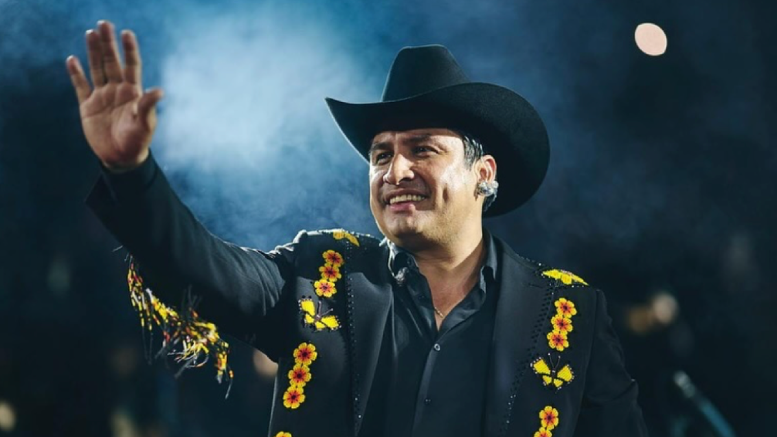 Julián Álvarez cantando