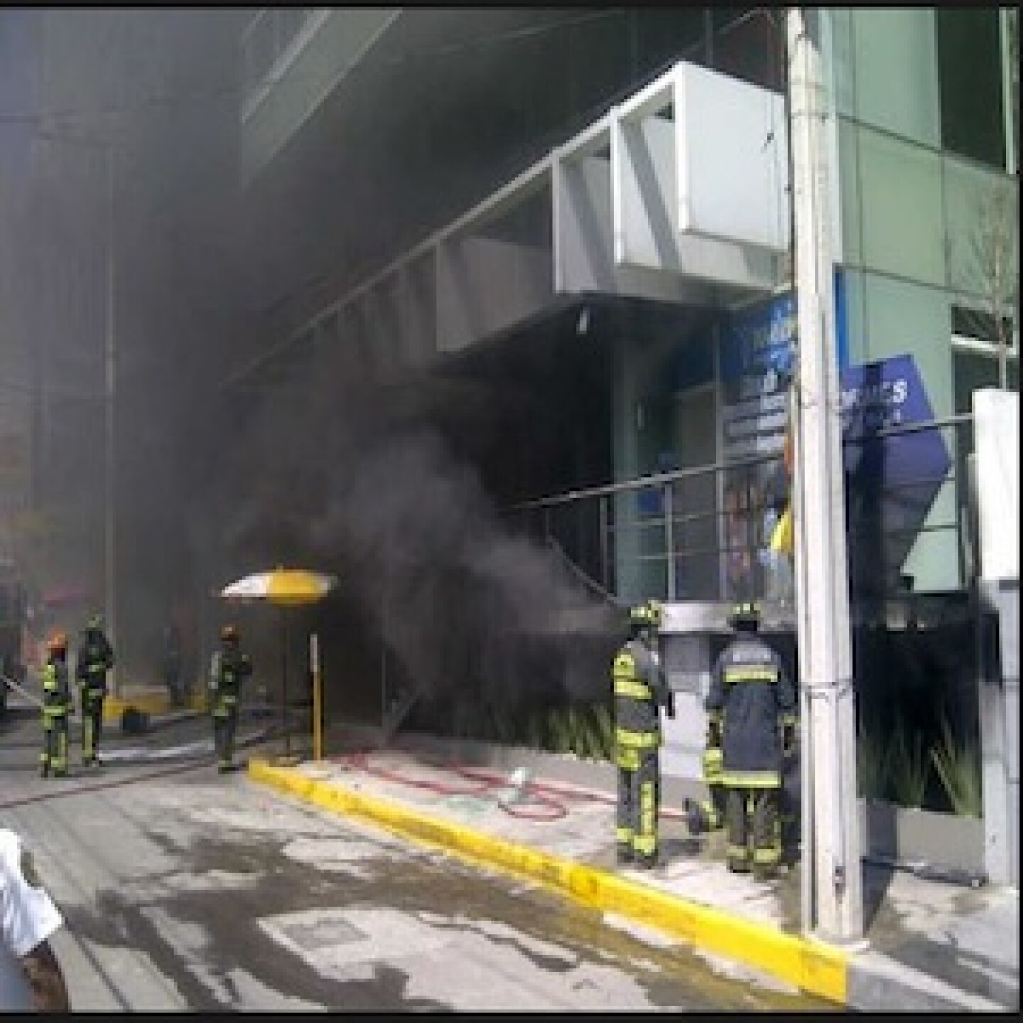 Hasta el momento se desconocen las causas que originaron el fuego,