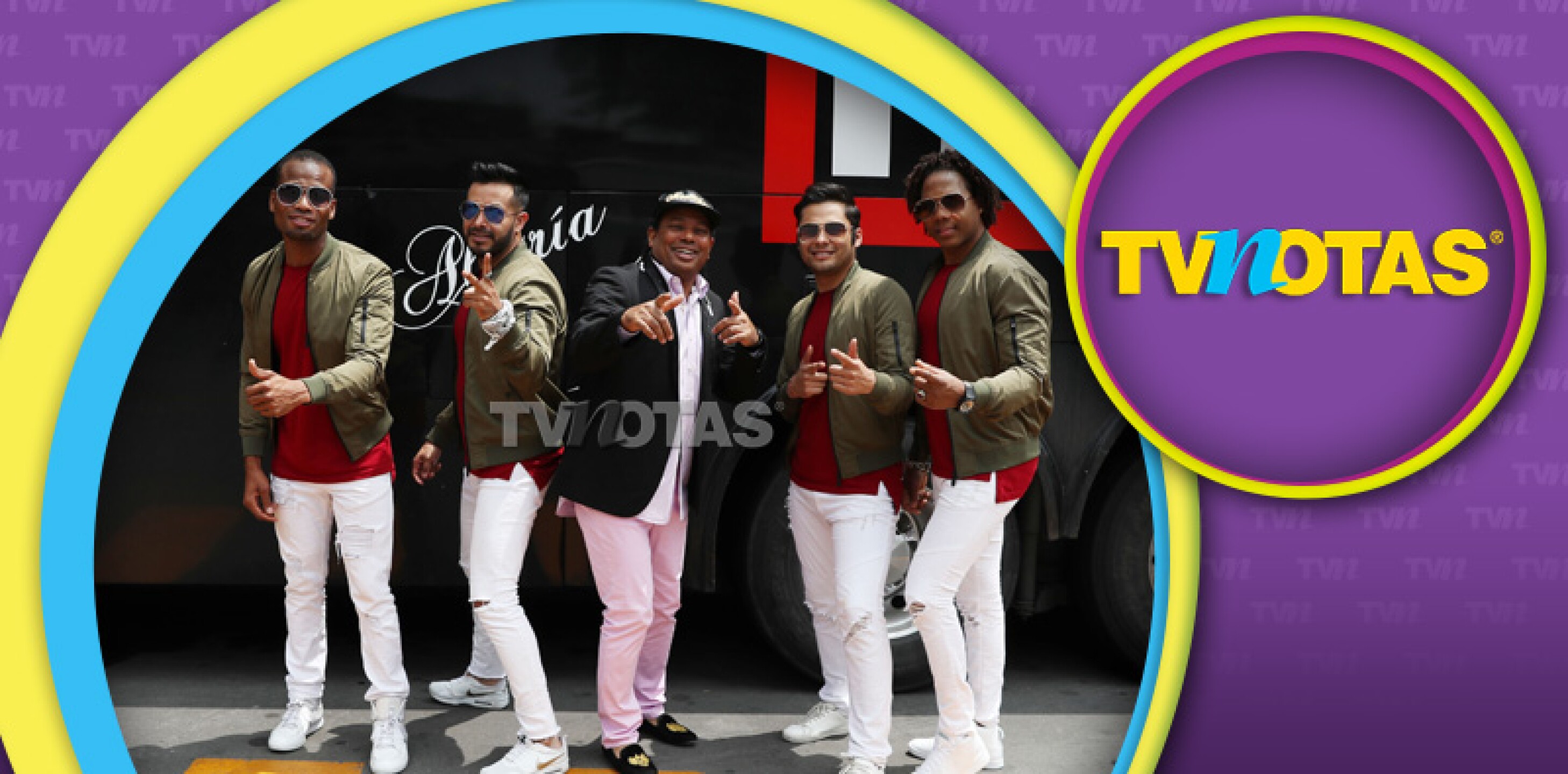 Platicamos con la agrupación y nos contaron todo lo que tienen preparado para el festejo; además nos presentaron su autobús.