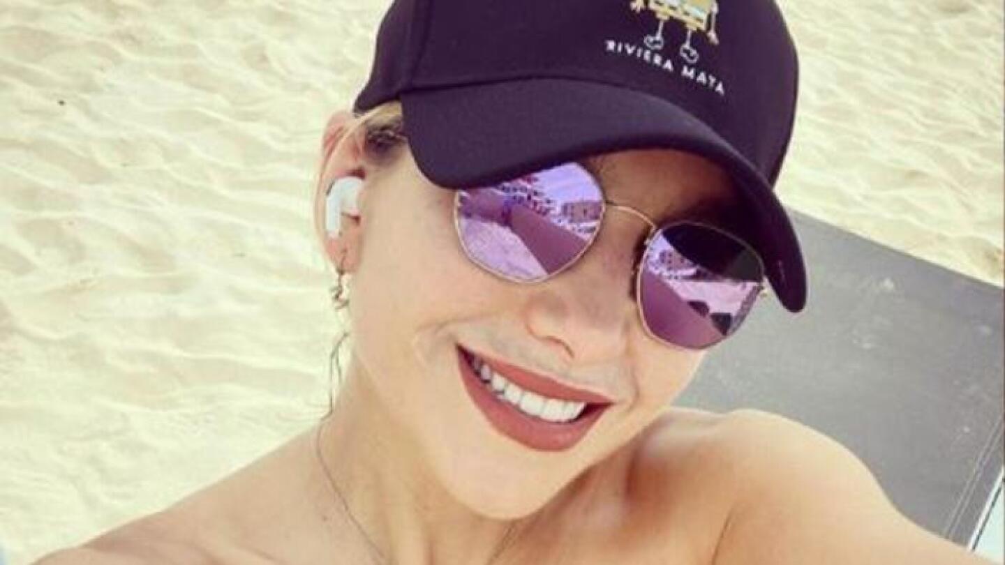 Marcela Mistral presume su pancita de embarazo